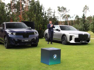 BMW iX5 a i7