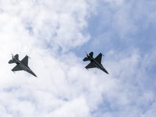 prelet stíhačiek F-16 Block