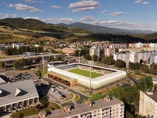 Vykurovaný trávnik, VIP boxy
