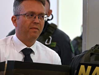 Exminister v putách: Obvinený