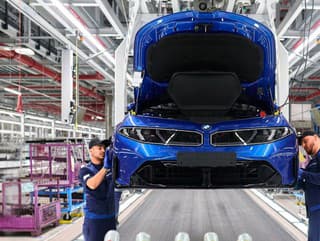 BMW radu 3 čaká