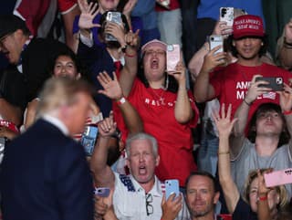 Prezident Donald Trump prichádza