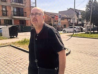 Päsťou udrel seniora priamo
