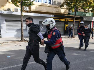 Ekvádorská polícia pri protidrogovej