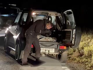 Policajti našli v aute