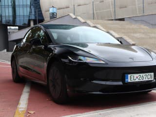 Tesla Model 3 s