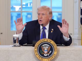 Zľava americký viceprezident JD