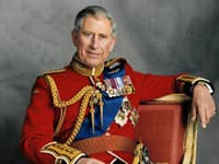 Princ Charles je po smrti kráľovnej Alžbety II. už označovaný kráľom.