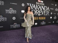 Rihanna počas svetovej premiéry filmu Black Panther: Wakanda Forever