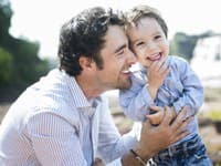 Rodičia, POZOR: Poslanci schválili rekordné zvýšenie prídavkov na dieťa! Prilepšíte si o desiatky eur