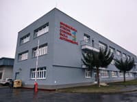 Spojená škola Banská Bystrica otvorila v piatok v priestoroch dielní odborného výcviku vo Vlkanovej novú učebňu metrológie