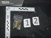 Polícia obvinila drogových dílerov