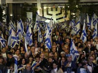 Izrael oslavuje 75 rokov od svojho založenia, rozsiahle protesty však pokračujú