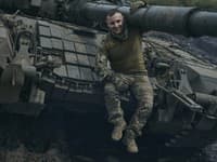 Ukrajinský vojak v Bahmute