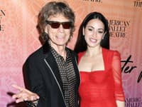 Slávny Mick Jagger sa vraj tretíkrát ZASNÚBIL: ÁNO mu povedala o 43-rokov mladšia baletka!