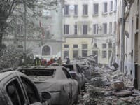 Ruský raketový útok na bytovku v Ľvove