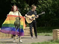 Karin Ann šokovala v prísne konzervatívnej štátnej poľskej televízii TVP2, keď sa neplánovane prihovorila tamojšej LGBTI+ komunite.