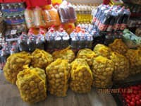 Nevyhovujúce uskladnenie tovaru v sklade priamo na podlahe, spoločné uskladnenie nápojov a zemiakov