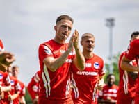 Peter Pekarík so spoluhráčmi. Foto: Hertha BSC