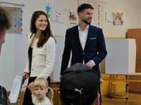 Predseda Progresívneho Slovenska prišiel voliť s rodinou