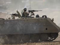 Izraelské delostrelectvo na hranici Gazy