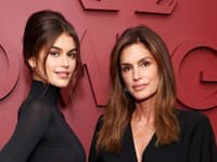 Božská Cindy Crawford v spoločnosti s krásnou dcérou: Podprsenku nechala doma!