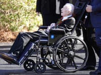 Exprezident USA Jimmy Carter n(99) na pohrebe svoje manželky Rosalynn (†96)