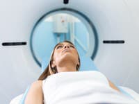 Učiteľka trpela migrénami a poruchami zraku: Šokujúca diagnóza! Lekári našli nádor, ktorý v nej rástol 20 rokov