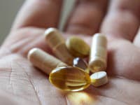 Nie všetko, čo je zdravé, je bezpečné: Ktorý vitamín môže spôsobiť problémy? POZOR na tento populárny doplnok!
