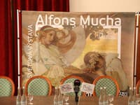 Na otvorenie výstavy fotografií Alfonza Muchu v Piešťanoch prišli aj známe tváre