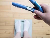 Nový zázrak na chudnutie valcuje sociálne siete: Porazí aj slávny liek na chudnutie! Čo na to lekári?