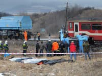 Vážna dopravná nehoda autobusu a vlaku v obci Polomka v roku 2009