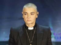 Nová vosková figurína slávnej Sinéad O’Connor (†56): Ľudia sú ZHROZENÍ… Vyzerá ako Putin!