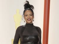 Rihanna rok po pôrode v SEXI VIDEU: Erotická bielizeň, zmyselné pohyby... Fúúú, riadna DIVOŠKA!