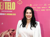 Jojkárska moderátorka ako ste ju nevideli: RUŽOVÉ vlasy a... Fúha, to je SEXI outfit!