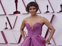 Slávna Halle Berry na premiére v EROTICKOM body: Ehm, TOTO je skôr na INÚ príležitosť!