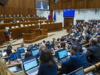 Plénum nebude na aktuálnej schôdzi počas piatkov hlasovať: Viaceré koaličné návrhy zákonov presunuli na ďalšiu schôdzu