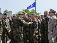 Český rezort obrany ocenil vojakov, ktorí sa vrátili z misie na Slovensku.