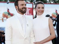 Justin Theroux, Nicole Brydon Bloom