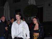 Cruz Beckham, Jackie Apostel
