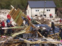 Katastrofické scény po povodniach v Bosne prirovnávajú k vojne: O život prišlo 21 ľudí a ďalších 10 je nezvestných!