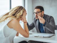 Šikana či prehnané ego? NEUVERITEĽNÉ! Táto jediná veta rozčertila šéfa do nepríčetna