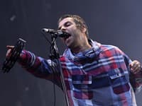 Vydražili NAJLEPŠIU gitaru hviezdy skupiny Oasis: Uff, z tej sumy sa vám ZATOČÍ HLAVA!