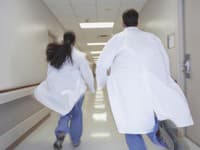 TIETO bizarné predmety uviazli v konečníku! Zubná kefka, vajce aj 61 centimetrový VIBRÁTOR: Celý zoznam šokuje