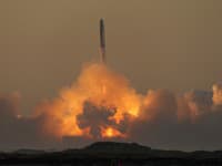 SpaceX odložila skúšobný let kozmickej lode Starship a nosnej rakety Super Heavy