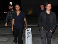 Liam Payne (vľavo) a Rogelio Nores (vpravo), v pozadí Geoff Payne