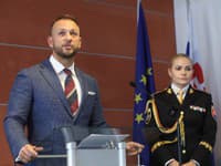 AKTUÁLNE Polícia má prvýkrát v dejinách prezidentku: Matúš Šutaj Eštok do funkcie menoval Janu Maškarovú