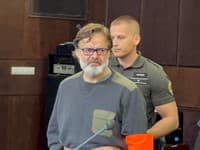 S  Dědečkom strávil na jednej cele rok: Spoluväzeň prehovoril o mužovi, ktorý opitý usmrtil 5 študentov