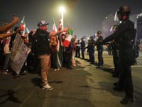 Demonštranti uzavreli diaľnicu 110 v LA počas protestu požadujúceho reformu prisťahovalectva.