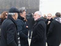 Posledná rozlúčka s Táňou Radevou. Na snímke Peter Rúfus